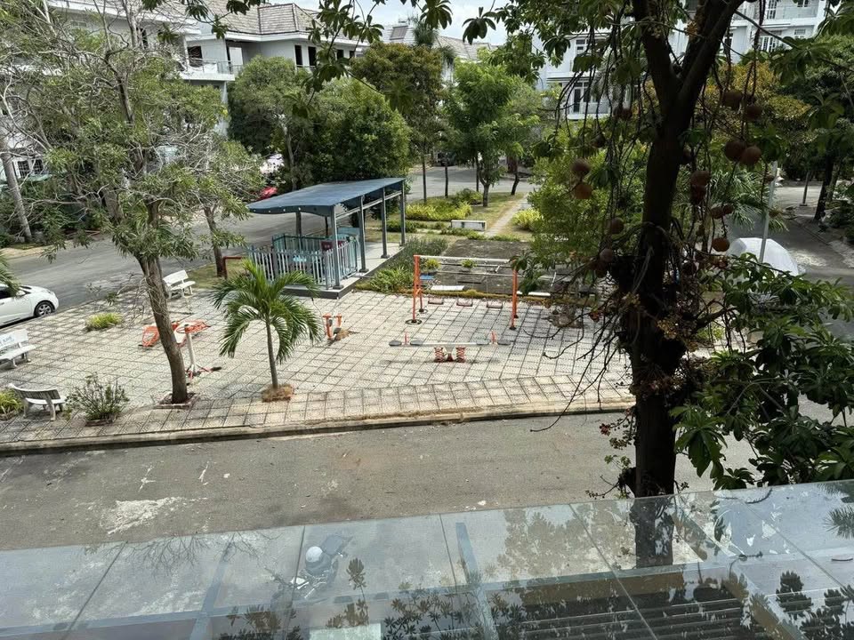 Nhà cho thuê tại KDC Giáo Viên Lê Hồng Phong, Nhà Bè, 132m² - Nội thất đầy đủ, giá chỉ 15 triệu!