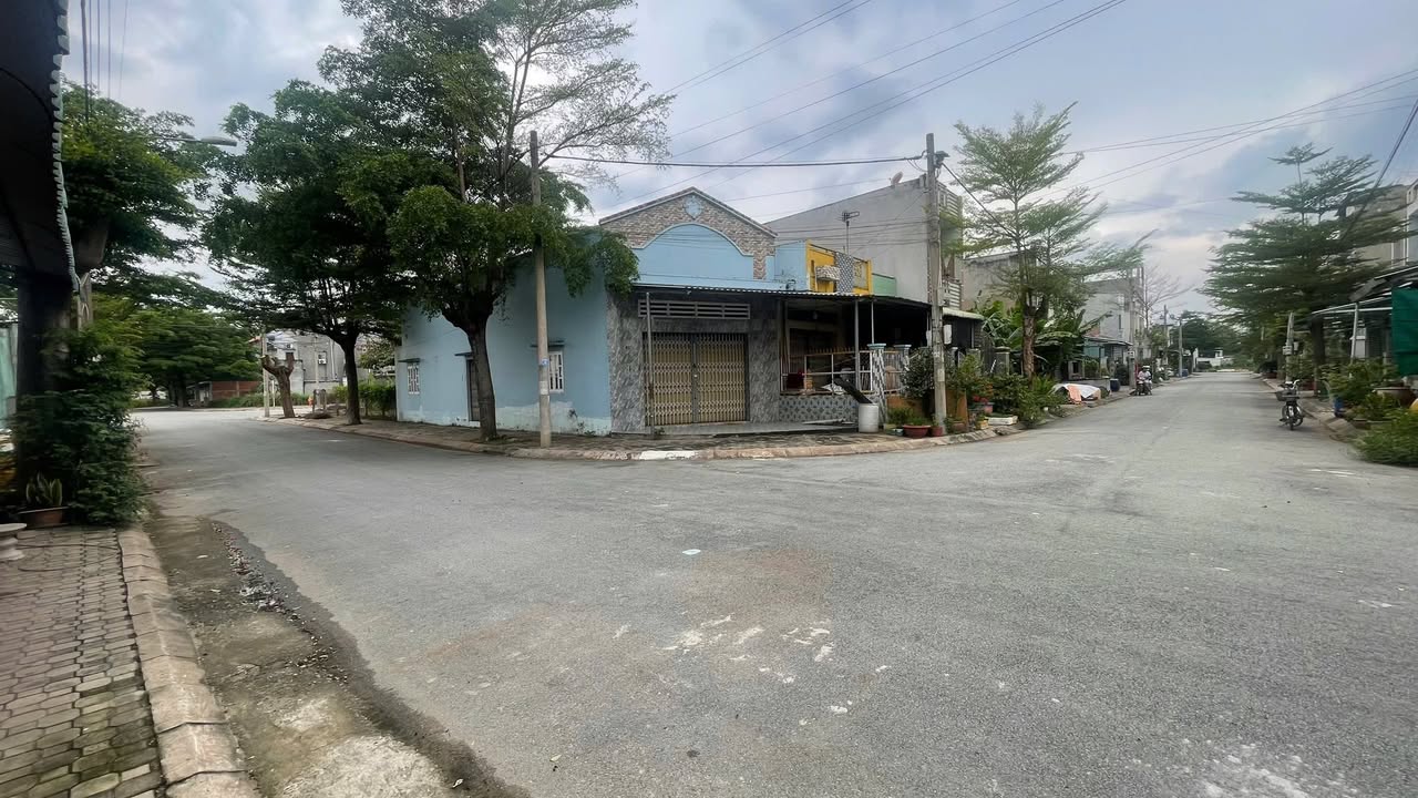 Nhà bán gấp KDC Nam Long An, 80m² giá chỉ 2.7 tỷ - Lô góc 2 mặt tiền!