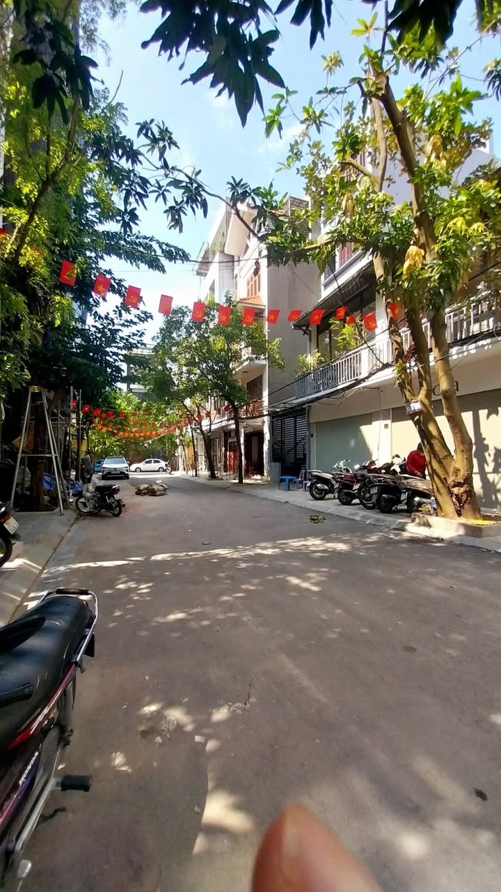 Đất nền Ngọc Thụy Long Biên 80m² - Hạ tầng hoàn thiện, sổ đỏ chính chủ!