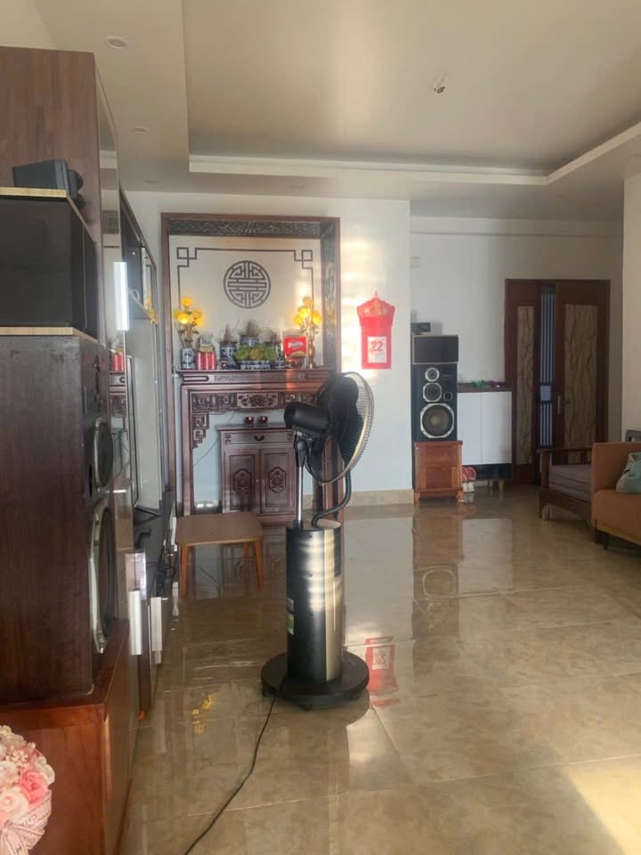 Căn hộ 2 phòng ngủ Tòa C2 Xuân Đỉnh 85m² giá 4 tỷ - Gần chợ và công viên xanh mát!