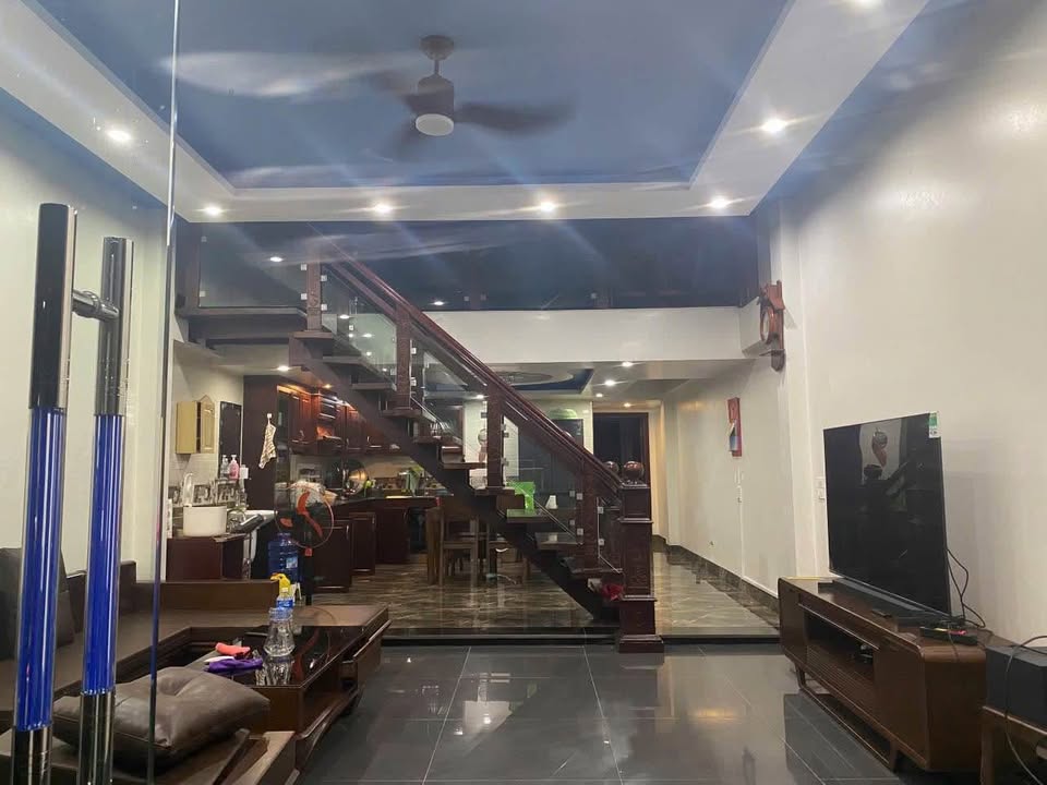 Nhà phố 2,5 tầng tại đường Quang Thái, Lào Cai 80m² giá 3 tỷ - Sẵn sàng vào ở ngay!