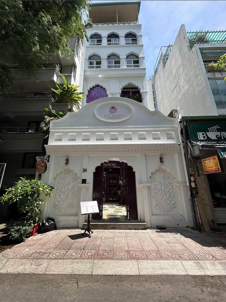 Cho thuê nhà mặt tiền Hồ Xuân Hương, Quận 3 - Kinh doanh tự do ngay!