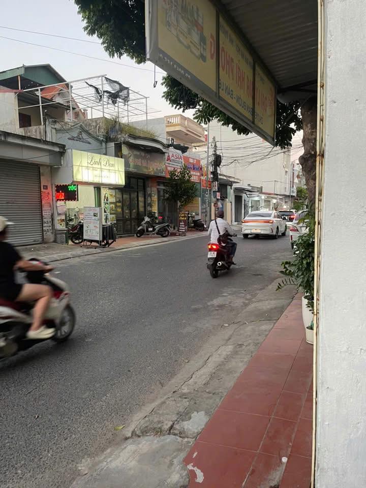 Nhà cho thuê mặt đường Khúc Thừa Dụ 50m² chỉ 4.5 triệu - Đồ cơ bản đầy đủ!