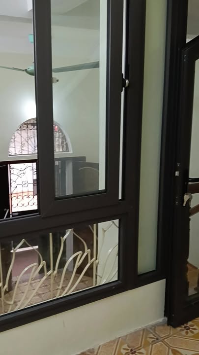 Nhà cho thuê tại ngõ 228 Đội Cấn, 2 tầng, giá thỏa thuận - Phù hợp cho gia đình