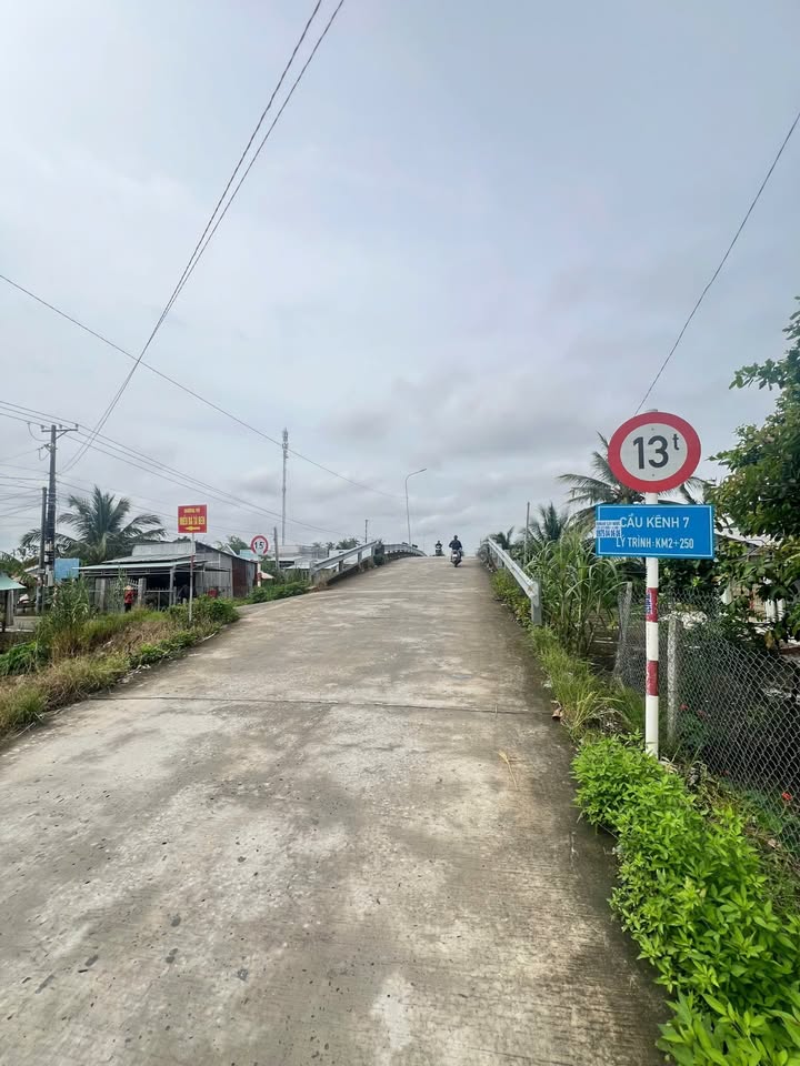 Đất mặt tiền kênh Đòn Dông, Thạnh Lộc, 350m² giá 1.2 tỷ - Cơ hội đầu tư hấp dẫn!