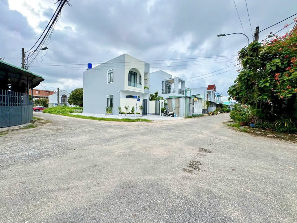 Nhà bán góc 85m² đường Nguyễn Cảnh Dị, Rạch Giá - Giá chỉ 3.9 tỷ!