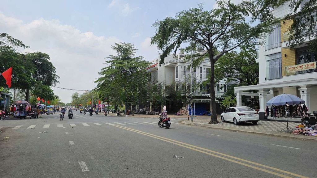 Nhà mặt tiền cho thuê đường số 6, Thủ Đức 600m² - Phù hợp kinh doanh kho xưởng!