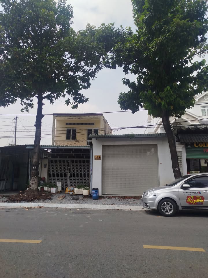 Nhà mặt tiền Trần Quang Khải, Dĩ An 126m² giá 8.5 tỷ - Kinh doanh sầm uất!