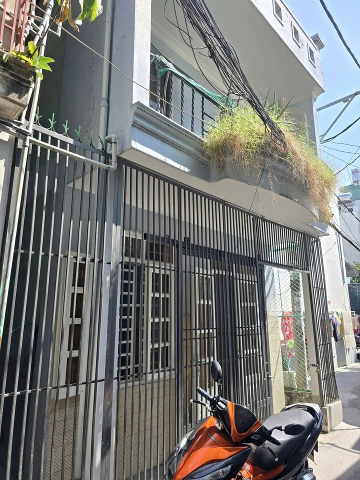 Nhà chính chủ đường Số 14, phường 8, quận Gò Vấp, giá 4.9 tỷ - Tiện ích đầy đủ, gần chợ!