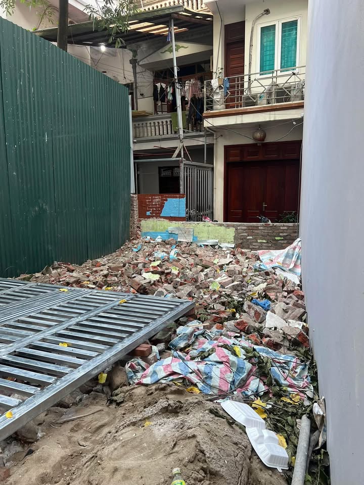 Đất Phú Diễn 40m² giá 5.7 tỷ - Gần hồ điều hòa, ô tô vào tận nơi!