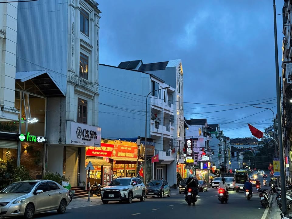 Mặt bằng cho thuê 16.5 triệu tại Phạm Ngũ Lão, Đà Lạt - Thích hợp làm văn phòng, quán cà phê!