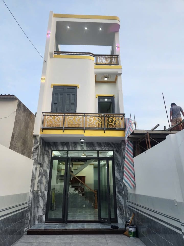 Nhà mặt tiền ĐT 743 Dĩ An 112m² - Đầu tư sinh lời ngay!