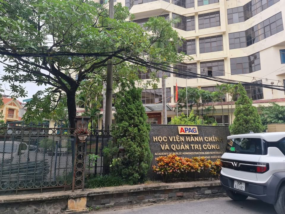 Nhà 5 tầng lô góc tại Xuân La, 63m² giá 6.426 tỷ - Ô tô đỗ cửa, vị trí đắc địa!