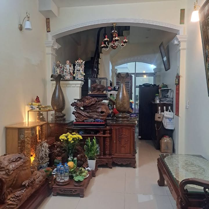 Nhà riêng Lĩnh Nam, Hoàng Mai 44m² chỉ 6,3 tỷ - Vị trí đẹp, tiện ích đầy đủ!