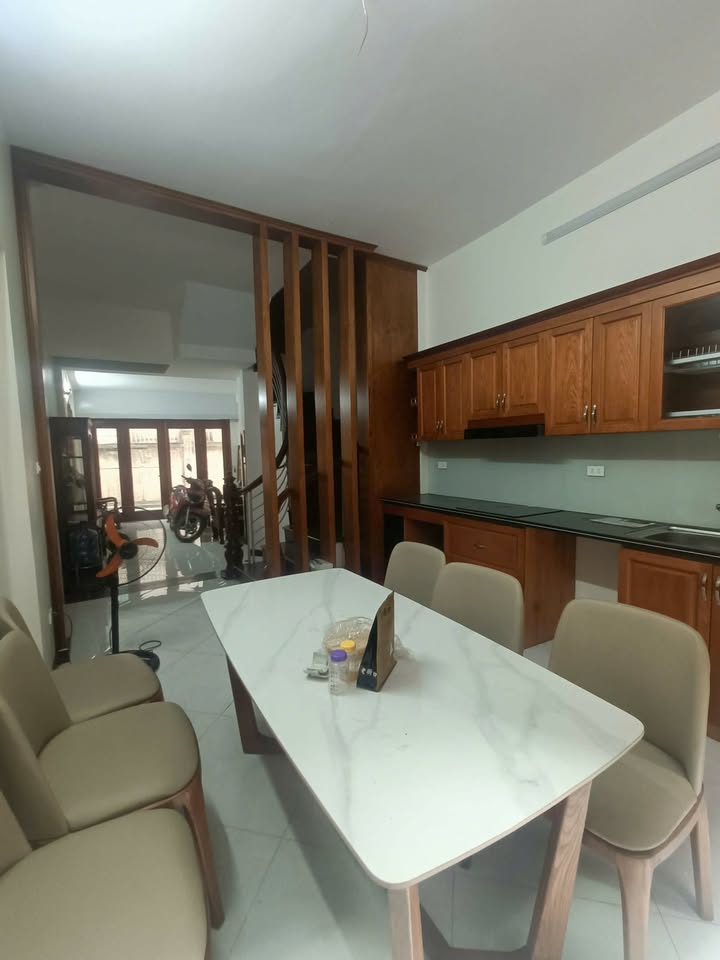 Nhà đẹp Khương Đình, Thanh Xuân 52m² giá 14 tỷ - Ô tô đỗ cửa, kinh doanh tiện lợi!