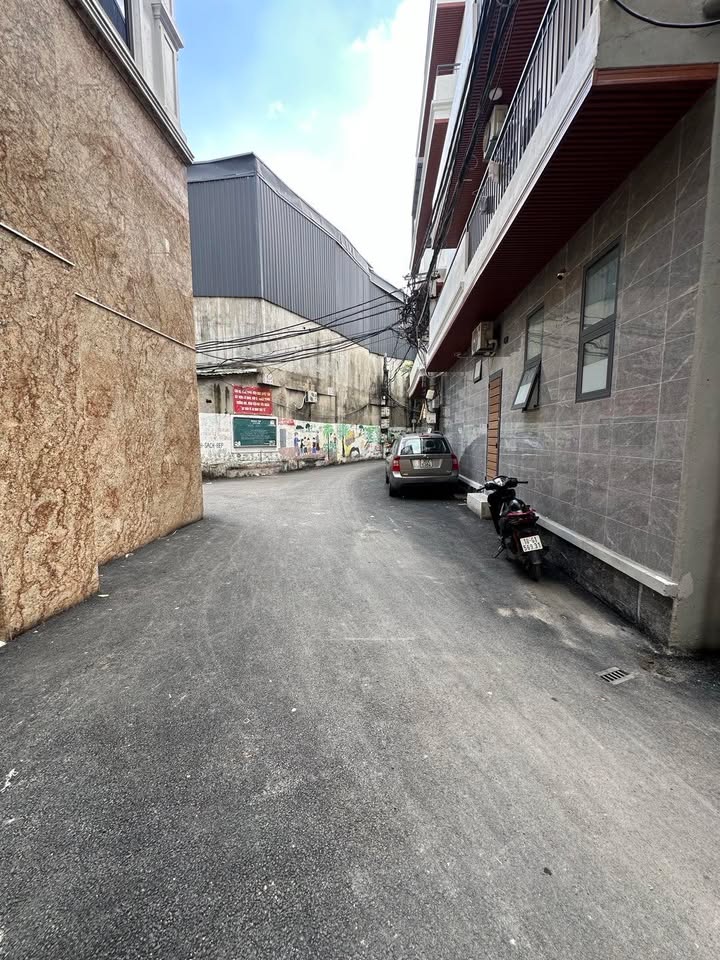 Nhà 7 tầng thang máy quận Cầu Giấy 65m² giá 2 tỷ - Full nội thất, ô tô vào nhà!