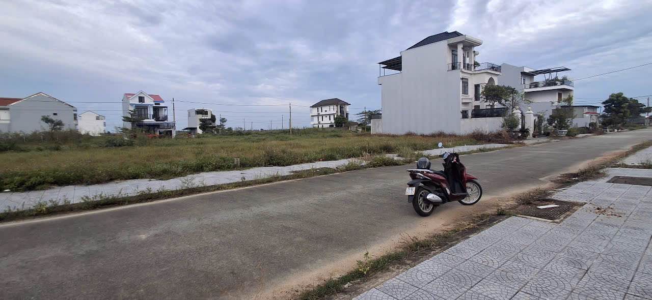 Đất thổ cư Thủy Dương 270m² giá 5.94 tỷ - Xây dựng tự do, vị trí đắc địa!