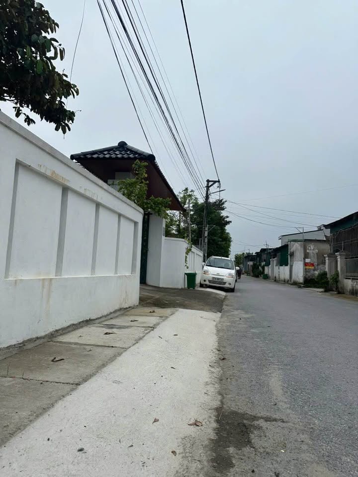 Đất Mặt Đường Sư Hồi, Vinh Hưng 109.6m² giá 3.35 tỷ - Vị trí trung tâm tiện lợi!