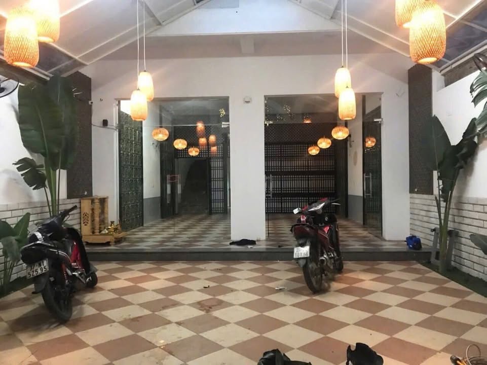 Bán nhà đẹp đường Ngô Sỹ Liên, TP. Vinh 120m² giá 12.5 tỷ - Vị trí đắc địa, kinh doanh thuận lợi!