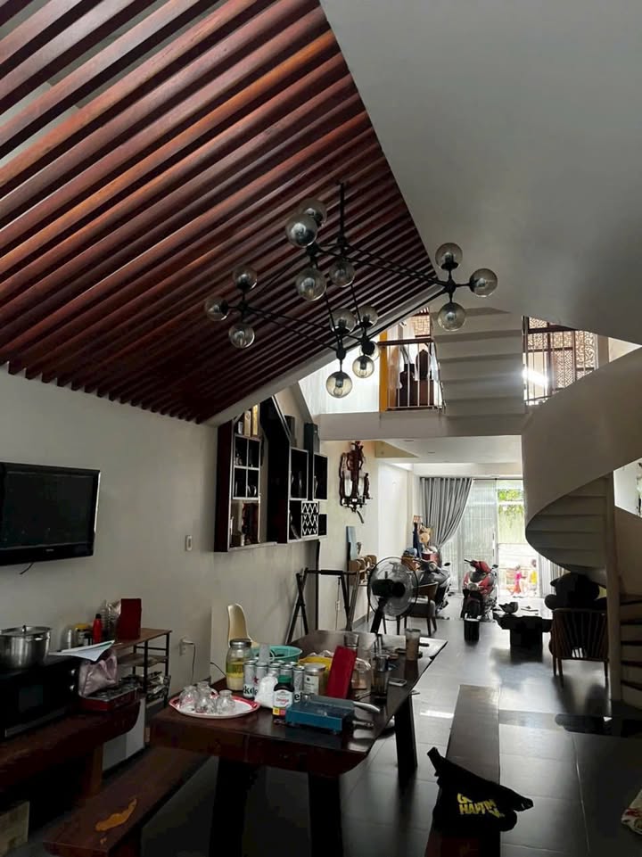 Nhà mặt tiền đường 38, Hiệp Bình, Thủ Đức 81m² giá 8.6 tỷ - Sổ hồng chính chủ!