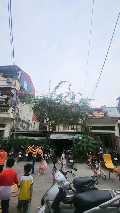 Căn hộ Quỳnh Mai, Hai Bà Trưng 63.7m² giá 3 tỷ - Sổ đỏ chính chủ, gần trung tâm!