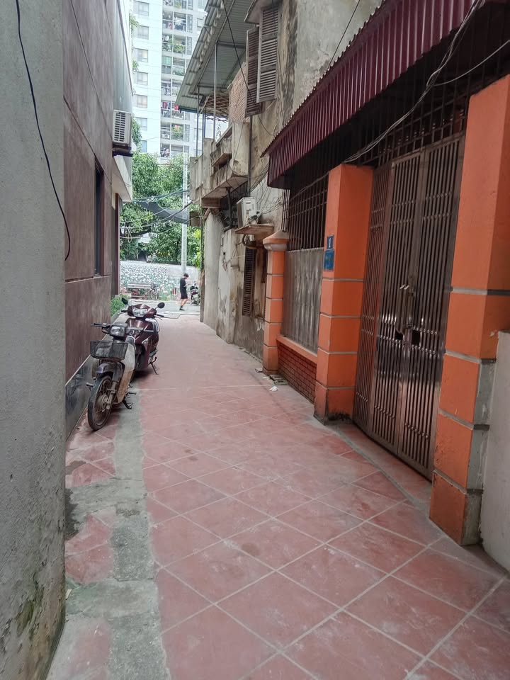 Đất chính chủ phường Đông Ngạc 42m² giá 6.3 tỷ - Vị trí đắc địa gần chợ