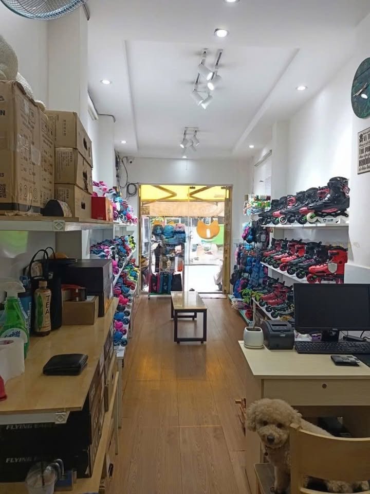 Nhà mặt tiền Nguyễn Tiểu La, Quận 10 - 30m² giá 18 triệu - Kinh doanh thuận lợi!