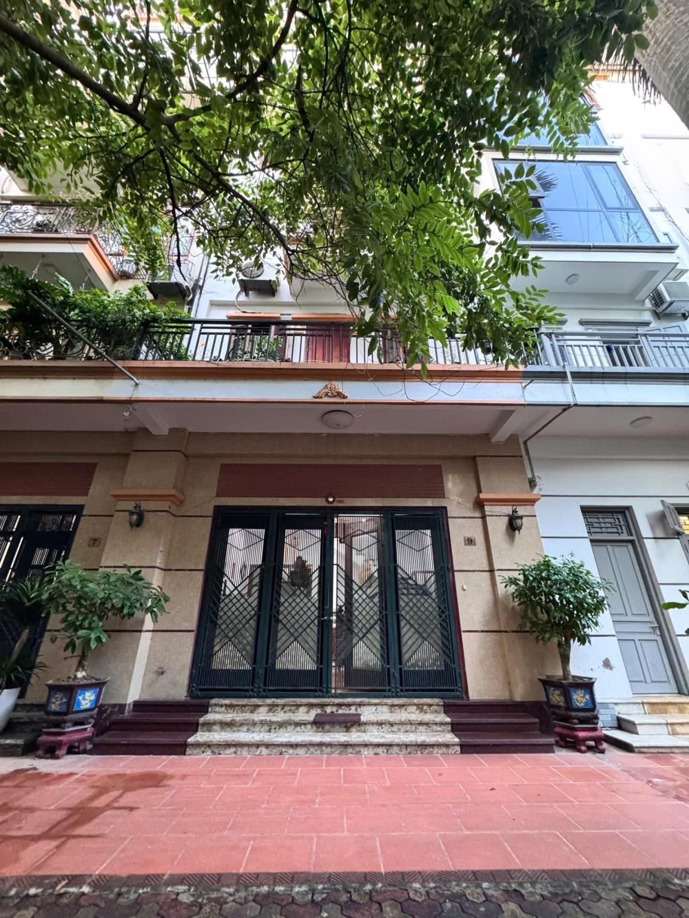 Nhà phố Trần Cung 64m² giá 18 tỷ - Ô tô vào tận nhà, khu dân trí cao!