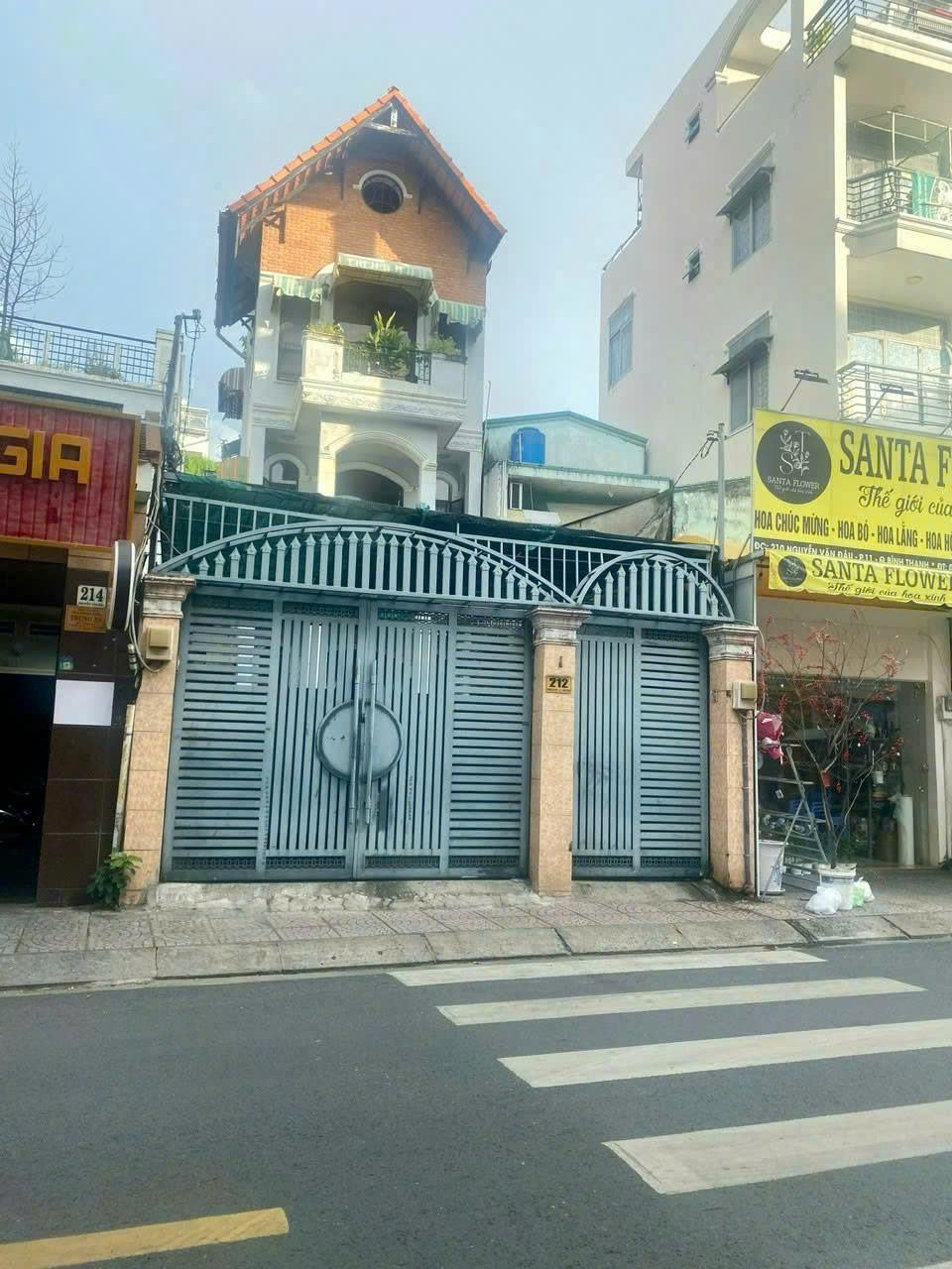 Nhà mặt tiền Nguyễn Văn Đậu, Bình Thạnh, 242m², chỉ 36 tỷ - Đầu tư sinh lời cao!