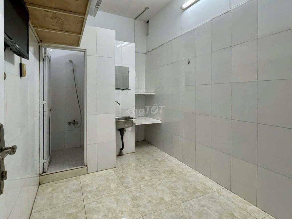 Phòng trọ sinh viên 20m² tại hẻm C9 Phạm Hùng chỉ 2.5 triệu - An ninh 24/7, tự do giờ giấc!