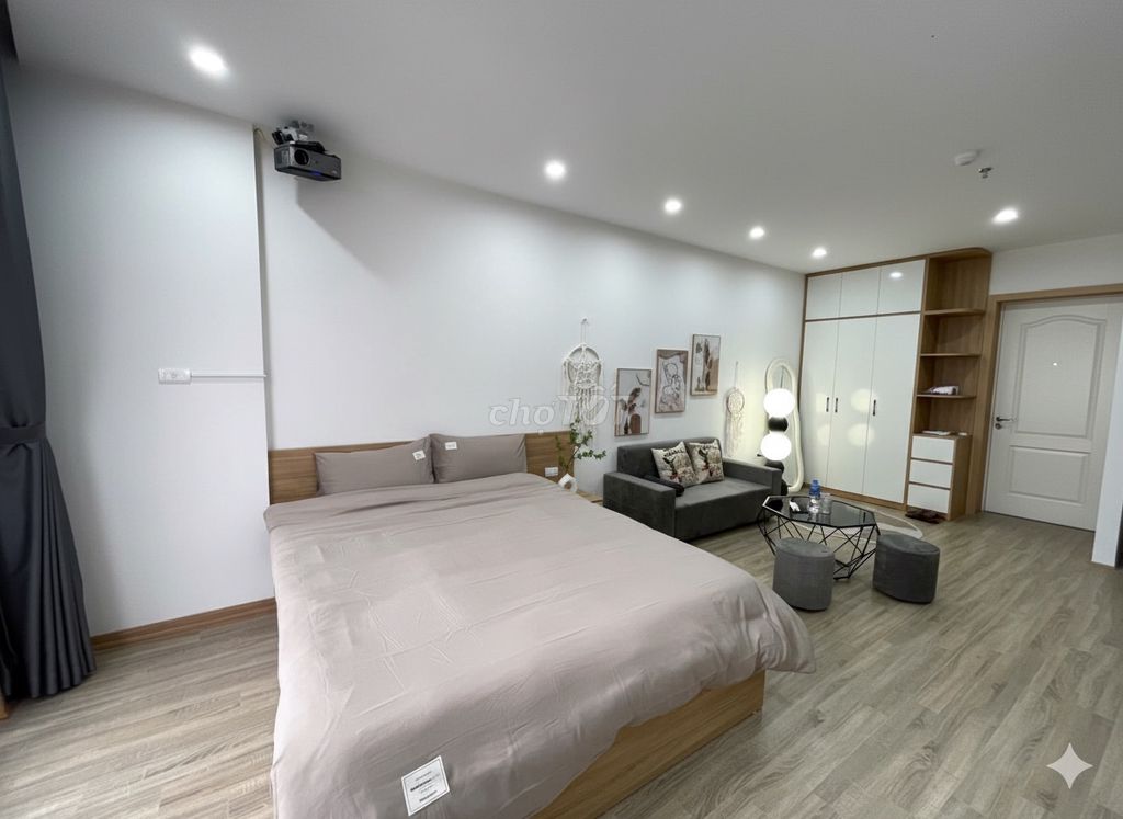 Căn hộ studio 40m² Lạc Long Quân, Tây Hồ - Full nội thất, chỉ 7 triệu!