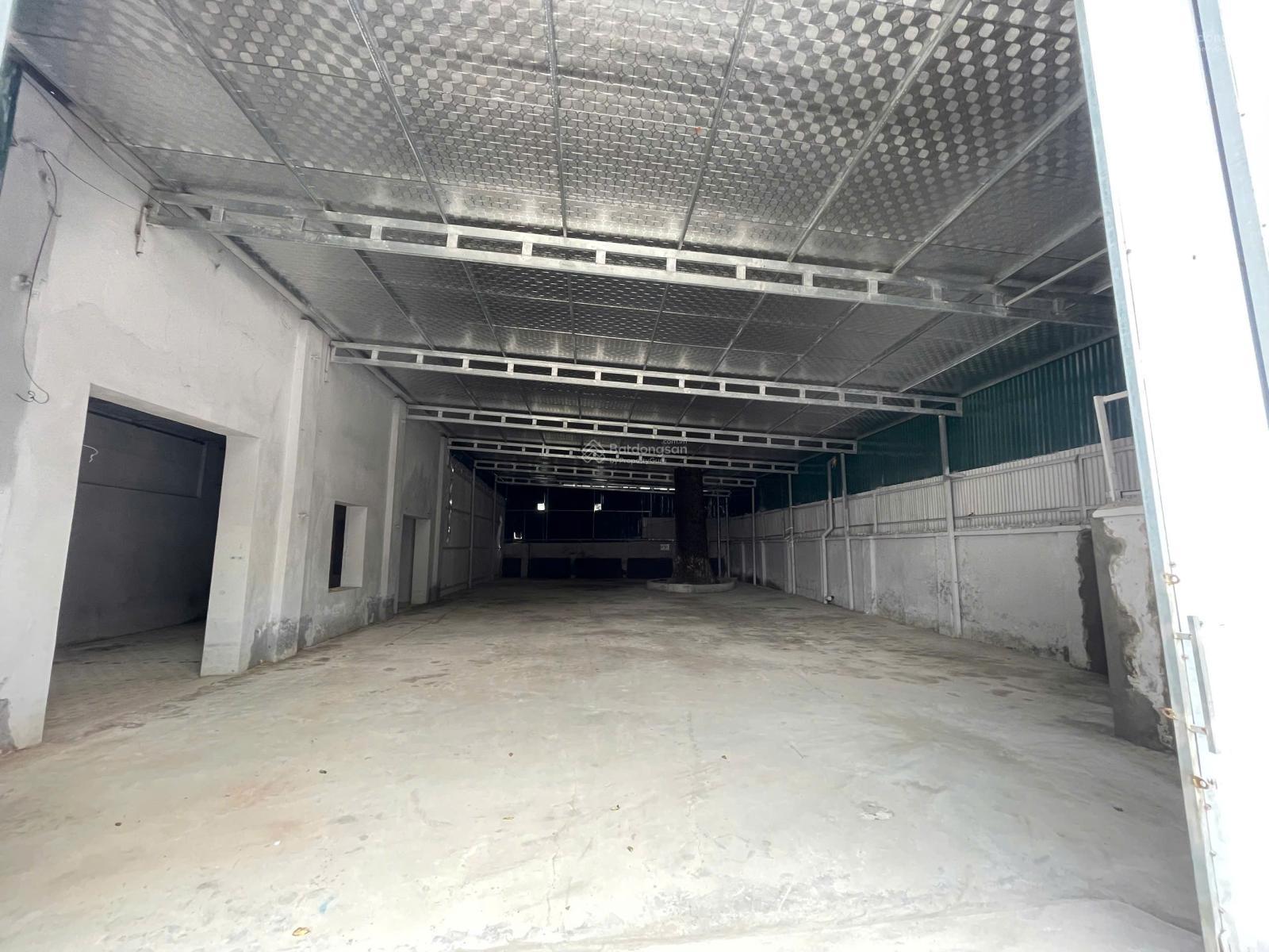 Cho thuê kho, nhà xưởng tại Đường Phúc Diễn, 380m² chỉ 90 nghìn/m² - Vị trí thuận lợi cho kinh doanh!