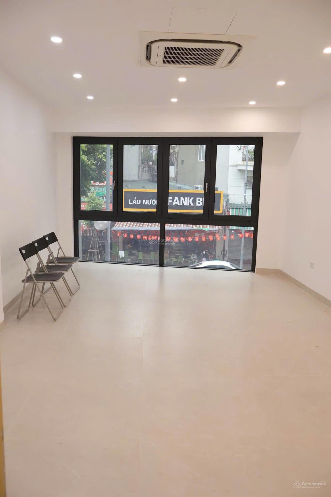 Nhà mặt phố cho thuê Số 98 Trần Phú, Ba Đình - Thiết kế hiện đại, kinh doanh thuận lợi!