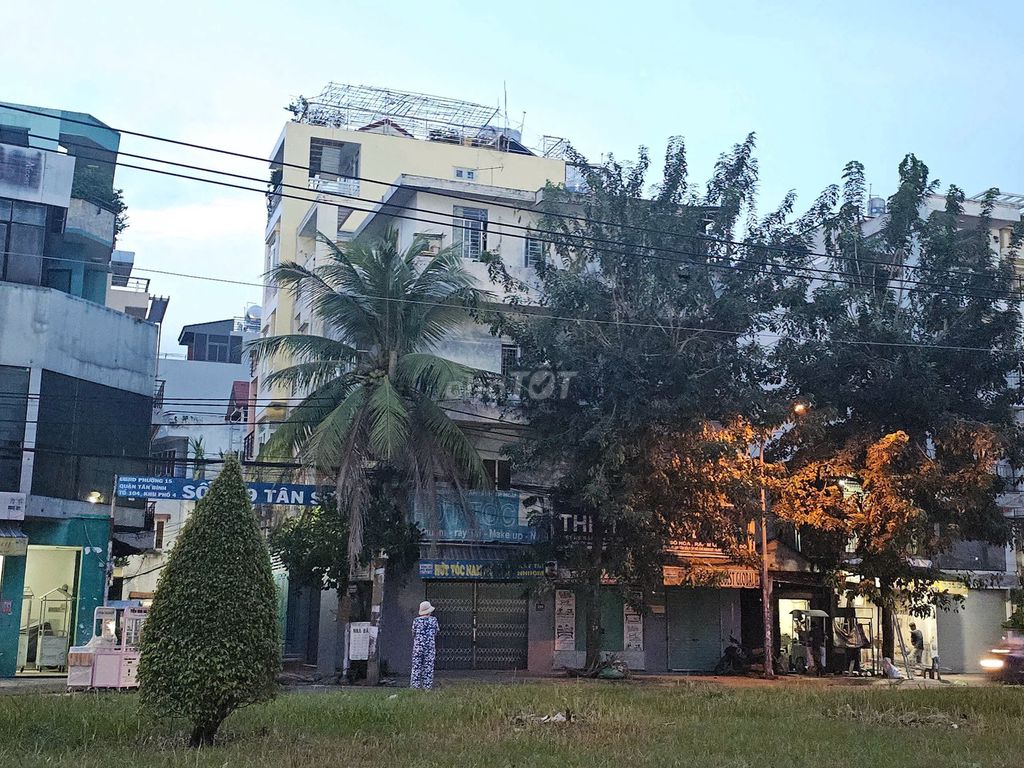 Nhà 2 Mặt Tiền Đường Tân Sơn, Quận Tân Bình 350m² giá 50 triệu - Cơ hội thuê lý tưởng!
