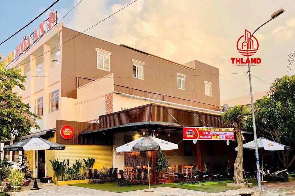 Quán cà phê góc 2 mặt tiền Hoàng Việt 155m² giá 5.5 tỷ - Kinh doanh lý tưởng tại Rạch Giá!