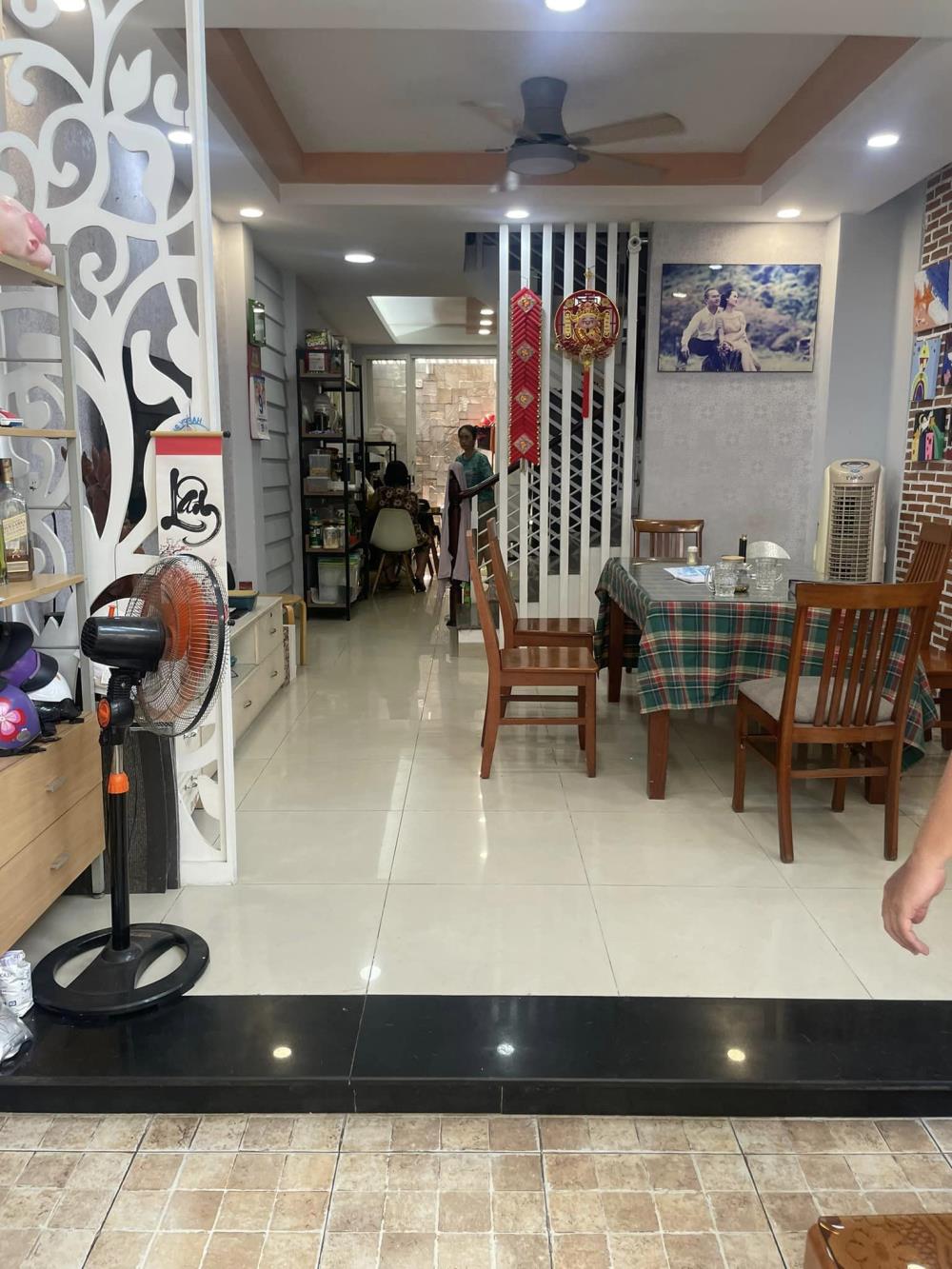 Bán nhà phố 4 tầng tại Quận 10, 38m², giá 7.3 tỷ - Thiết kế hiện đại, vào ở ngay!