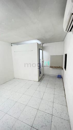 Phòng trọ giá tốt ngay sân bay Tân Sơn Nhất - 15m² chỉ 2.6 triệu