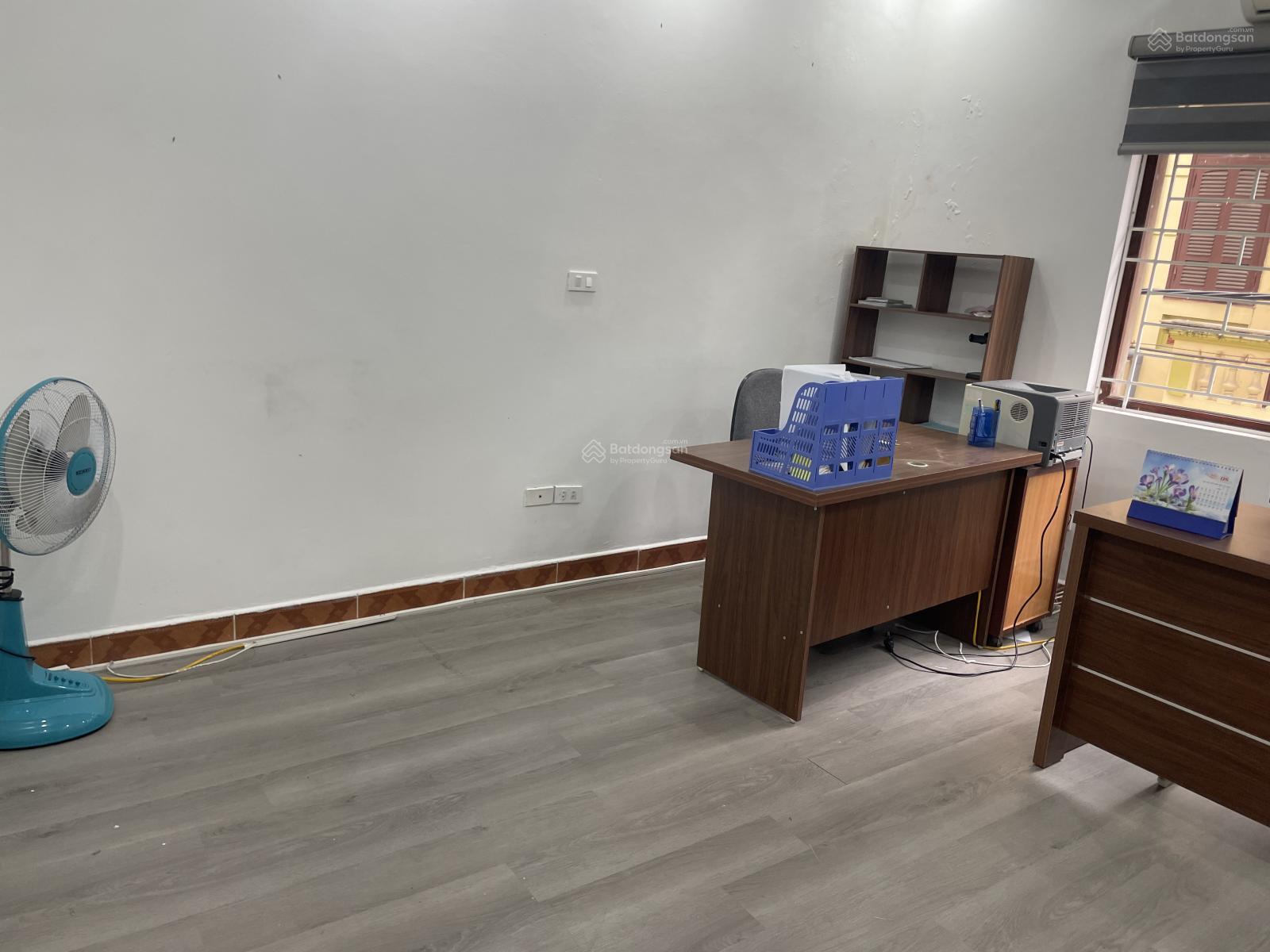 Văn phòng cho thuê 25m² tại Tòa nhà Sumitomo, Đào Tấn - Không gian làm việc chuyên nghiệp!