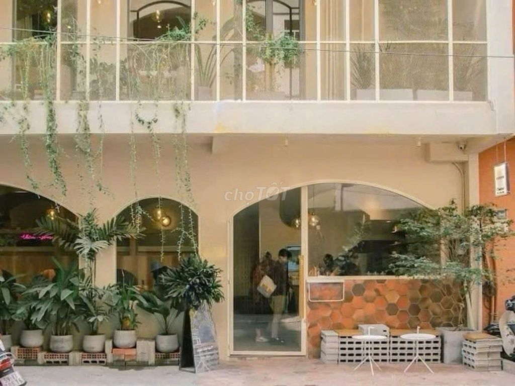 Nhà cho thuê đường Sư Vạn Hạnh, P12, Q10 - 300m² - Giá chỉ 35 triệu/tháng!