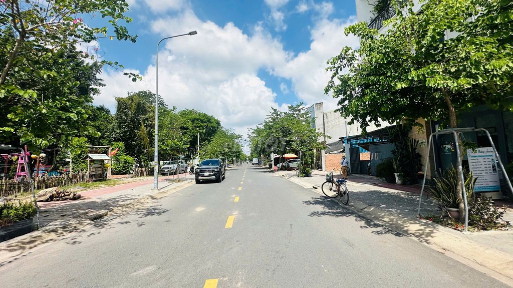 Đất mặt tiền kinh doanh Hoàng Hoa Thám, Dĩ An 111,8m² giá 6,5 tỷ - Đầu tư sinh lời ngay!