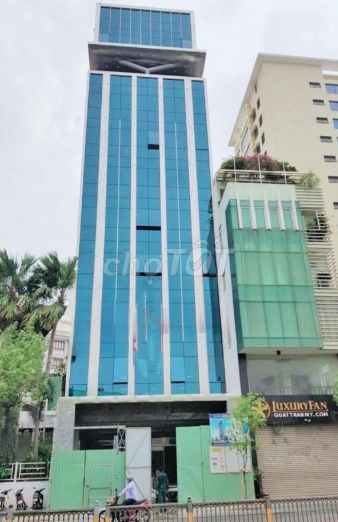 Cho thuê tòa nhà 8 tầng mặt tiền đường Ba Tháng Hai, Quận 10 - Giá chỉ 300 triệu/tháng!