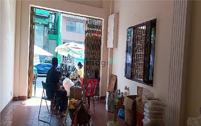 Cho thuê mặt bằng 4x10m mặt tiền Nguyễn Bỉnh Khiêm, Quận 1 - Khu vực sầm uất, tiện lợi!