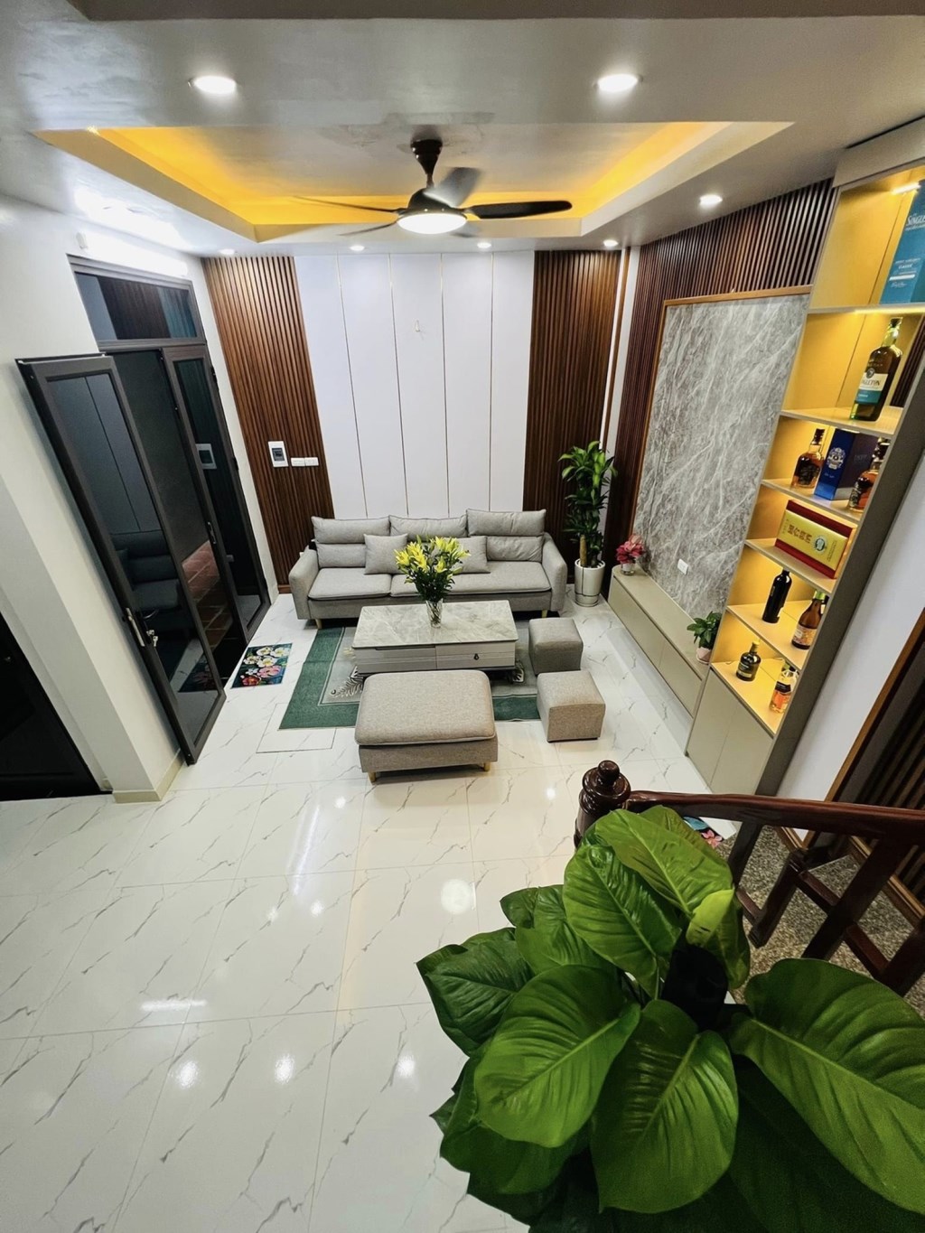 Nhà 7 tầng Phú Diễn 100m² giá 19.4 tỷ - Đầu tư sinh lời cao!