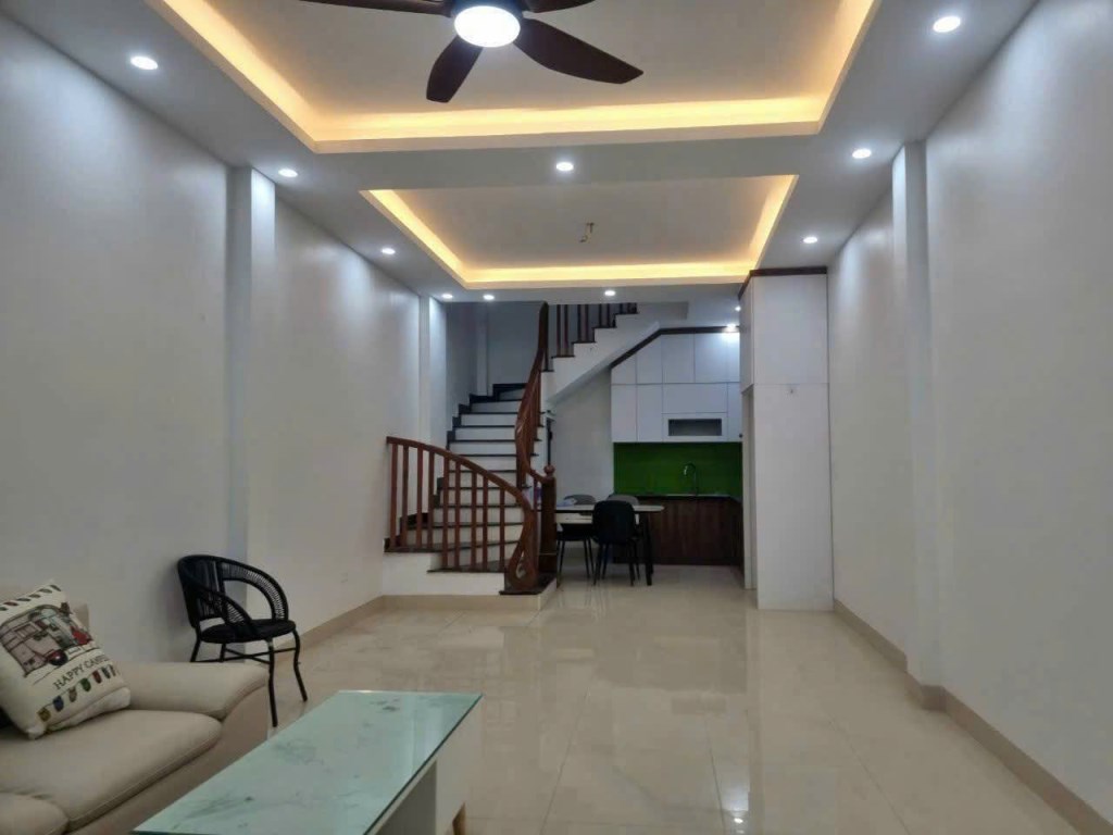 Bán nhà Nghĩa Tân 59m² giá 17.5 tỷ - Ngõ ô tô tránh, kinh doanh sầm uất!