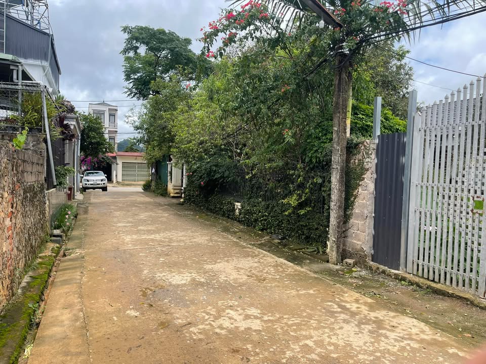 Đất nền Mộc Châu 120m² giá chỉ 200 triệu - Lô góc 2 mặt tiền thuận lợi!