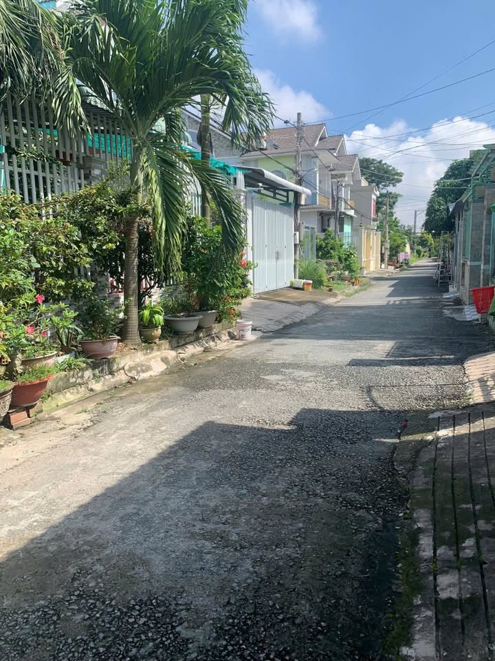 Nhà phường 9 Vĩnh Long 100m² giá 2.8 tỷ - An ninh tốt, dân trí cao!