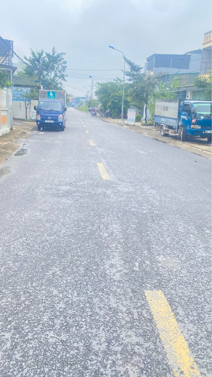 Nhà 2 tầng phường Quảng Thịnh 97m² giá 2.6 tỷ - Thiết kế hiện đại, không gian thoáng đãng!