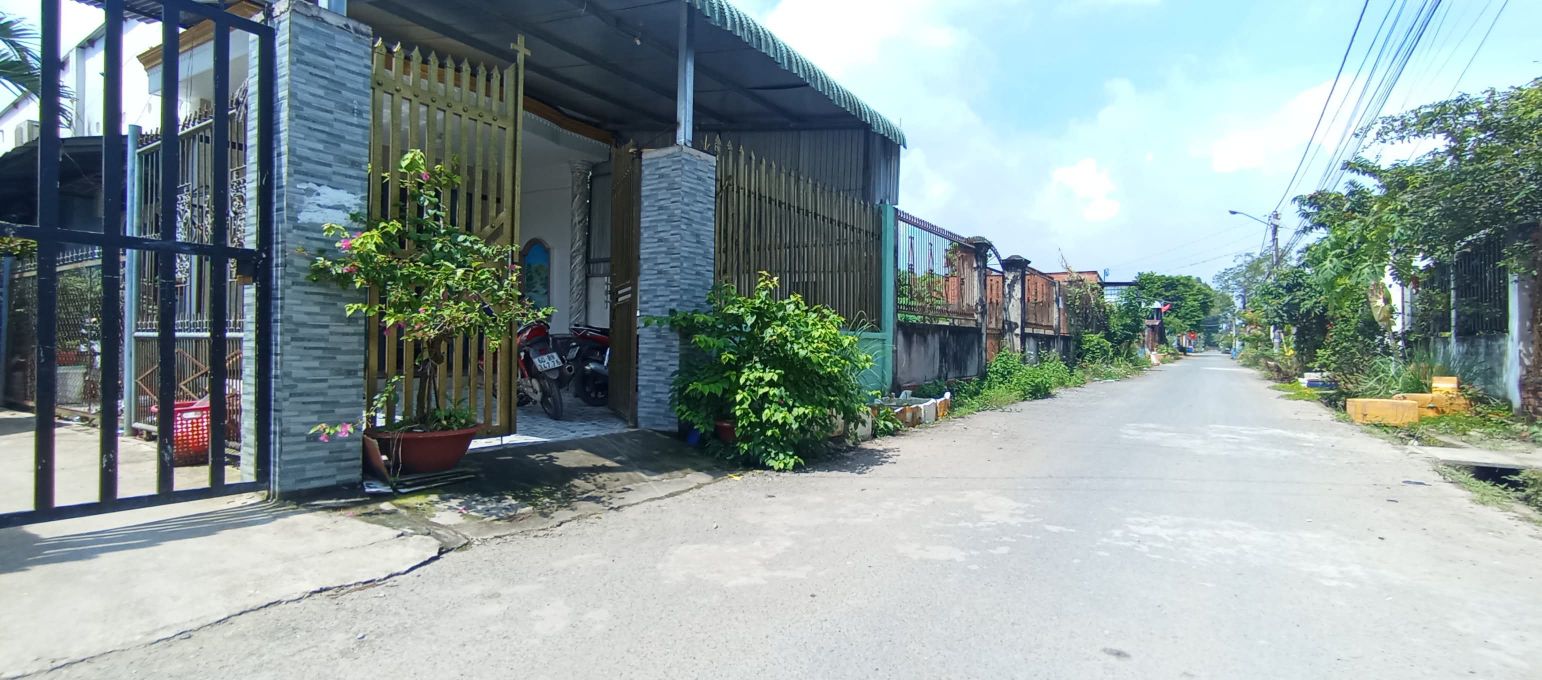 Nhà ở Ấp Tân Phát, Trảng Bom 319m² giá 4 tỷ - Thiết kế rộng rãi, sổ đỏ chính chủ!