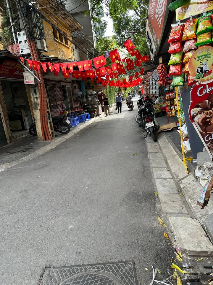 Nhà mặt ngõ ô tô Nghĩa Tân 36m² giá 11 tỷ - Đầu tư sinh lời ngay!