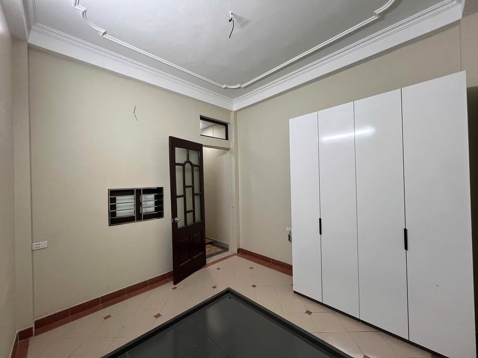 Phòng cho thuê tại Ngõ 173/175 Hoàng Hoa Thám, Ba Đình - Nội thất mới, giá chỉ 3.3 triệu!